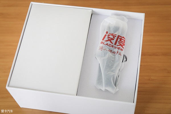 与海思联合出品 测凌度Z320行车记录仪
