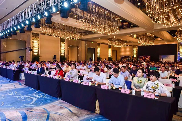 钜轩微修热情赞助——连天下才智锁未来财富2019年汽车服务连锁大会圆满成功
