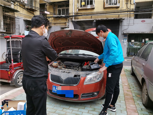 星火救援行动|卡儿酷助力武汉，为车主免费搭电救援