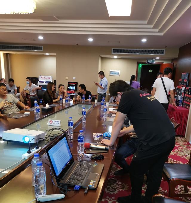 动态丨2020年Flyaudio飞歌武汉新品推介会圆满召开：品牌为伍，悦享未来！
