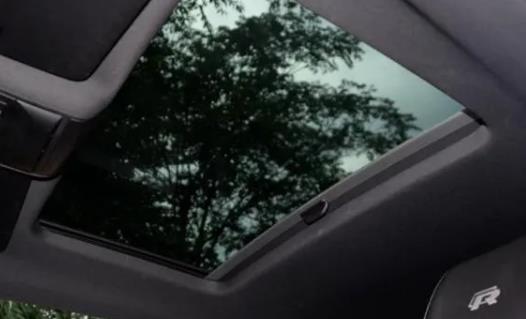 汽车天窗只是块昂贵玻璃？多年后才知道“天窗”的功能