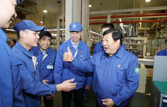 潍柴集团力压华域汽车、宁德时代，零部件收入2493亿