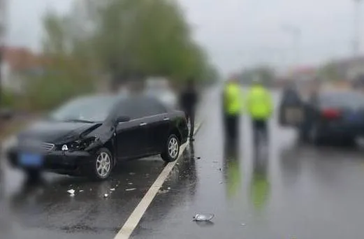 警惕！暴雨天行车的隐形杀手