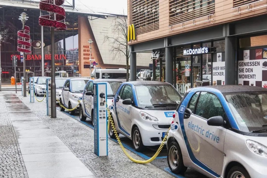 ​大众和奔驰宣布支持禁卖油车、混动车，留给燃油车的时间真不多了！