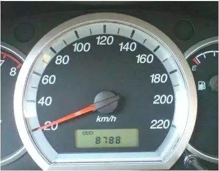 买二手车，车龄长和里程多选哪个比较好？
