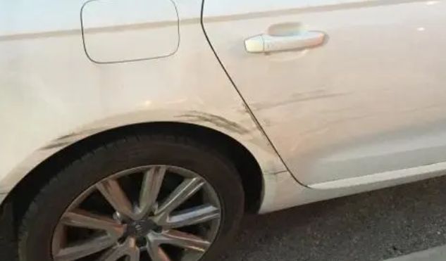 汽车剐蹭如何走保险？