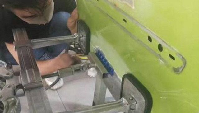 汽车钣金喷漆无腻子修复技术