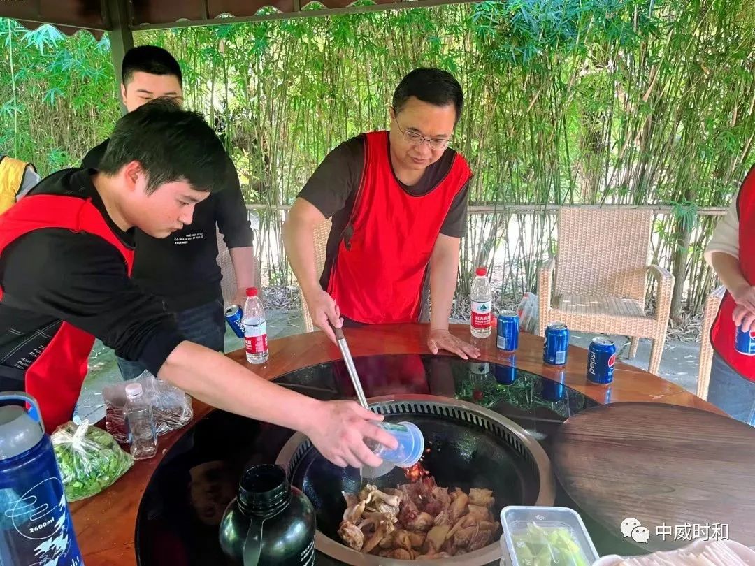 时和动态｜暖阳时节，“活力初冬，团建正逢时”