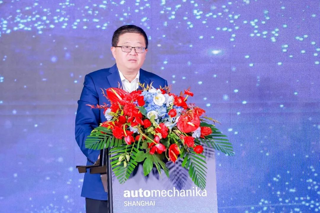 中国汽车流通协会会长助理王都为品牌盛会致辞