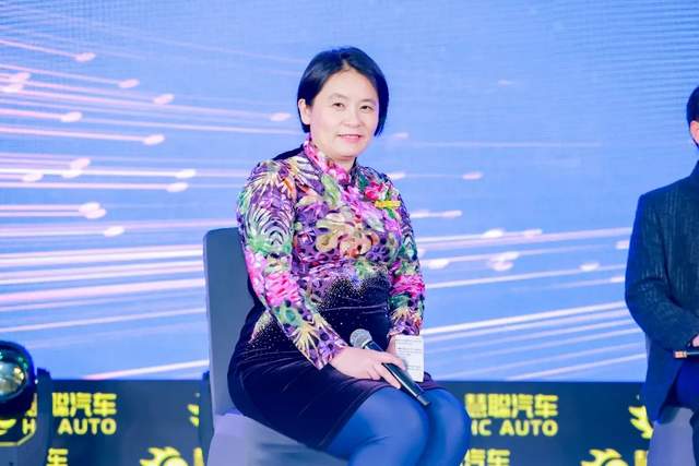 聚力前行！中威车饰杯慧聪汽车2022年度汽车后市场品牌盛会荣耀盛典隆重召开