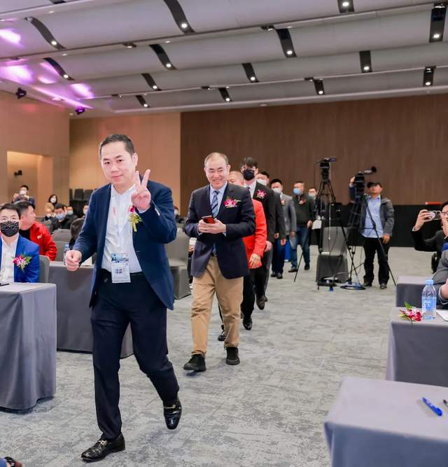 聚力前行！中威车饰杯慧聪汽车2022年度汽车后市场品牌盛会荣耀盛典隆重召开