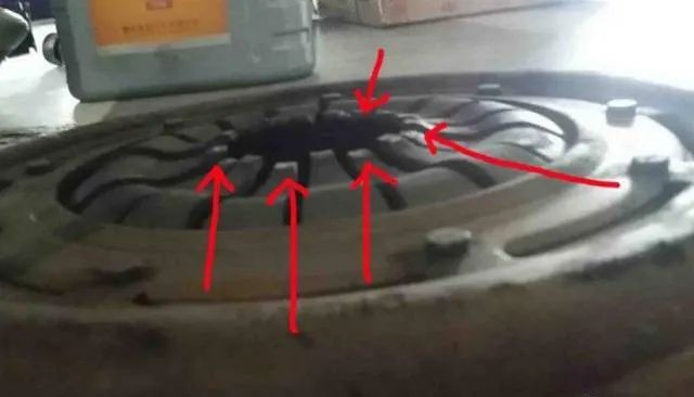 汽车修理工善意提醒离合器可能有故障，车主竟怼的修理工哑口无言