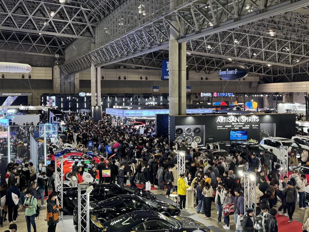 中机国际董事长夏闻迪受邀参观东京改装车展并与组委会交流