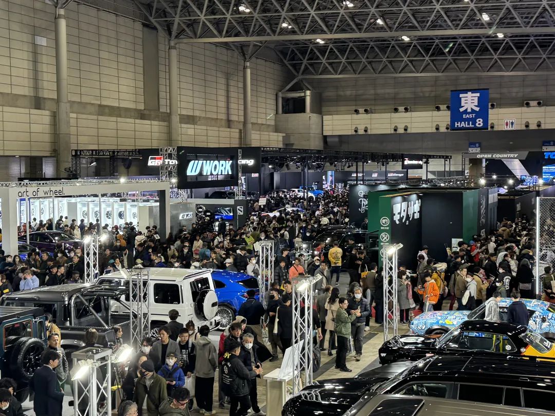 中机国际董事长夏闻迪受邀参观东京改装车展并与组委会交流