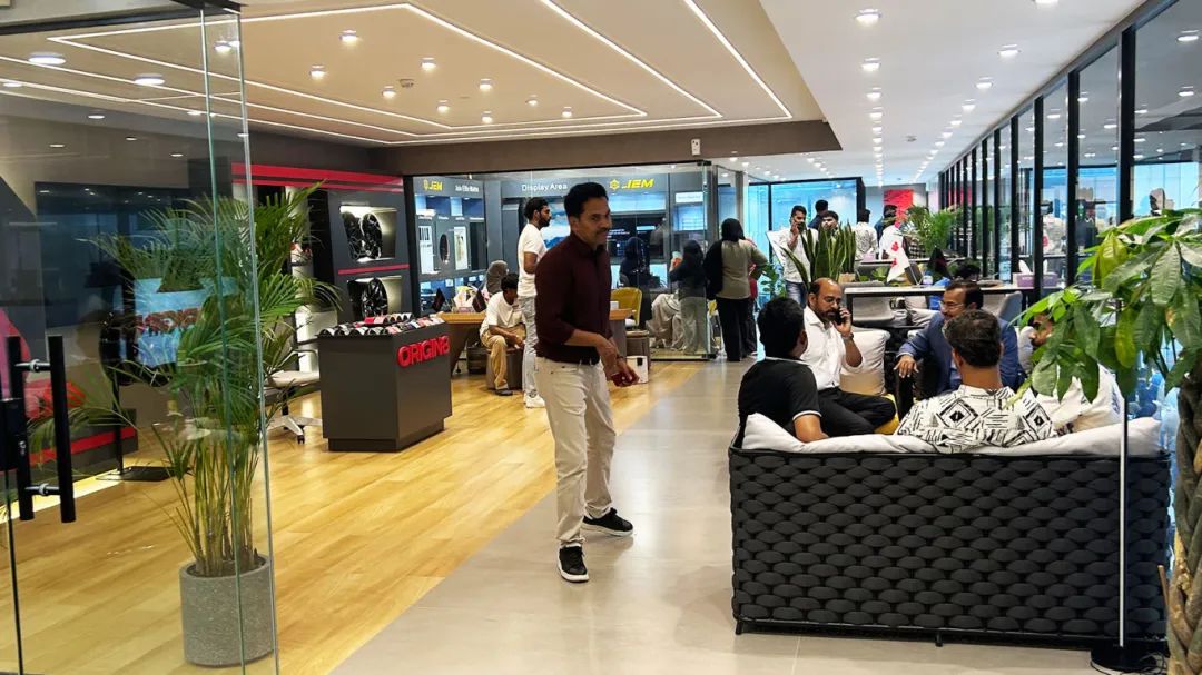 跨越山海，闪耀迪拜 | JEM迪拜标杆店正式落成，隆重开业！