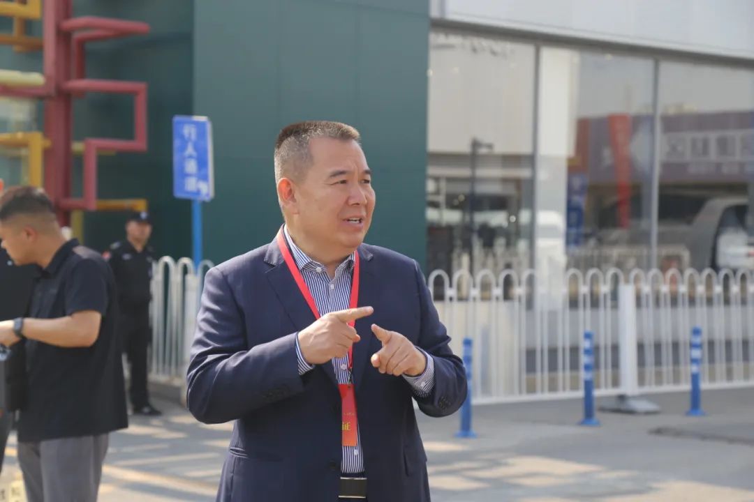共探智慧能源科技！人大代表调研五方天雅新能源品牌企业