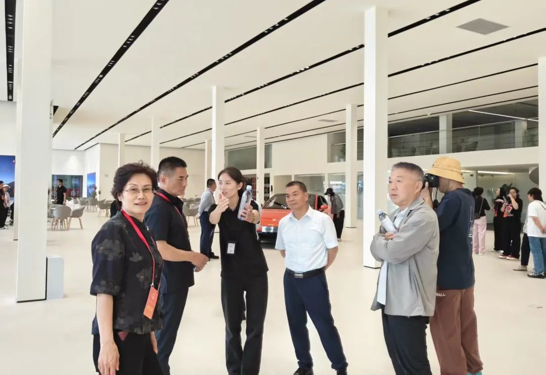 共探智慧能源科技！人大代表调研五方天雅新能源品牌企业