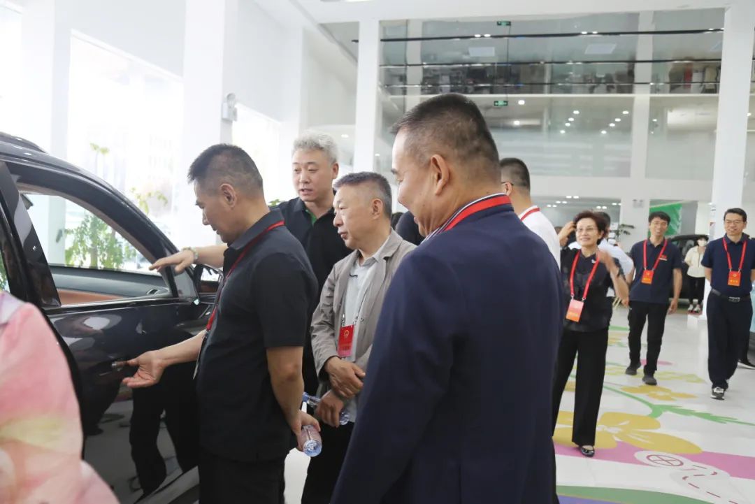 共探智慧能源科技！人大代表调研五方天雅新能源品牌企业