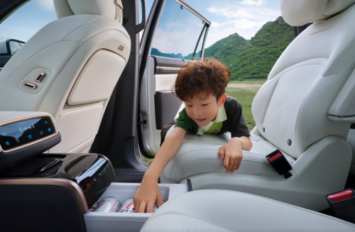 为什么说eπ008是20万内最适合家用的大六座SUV？