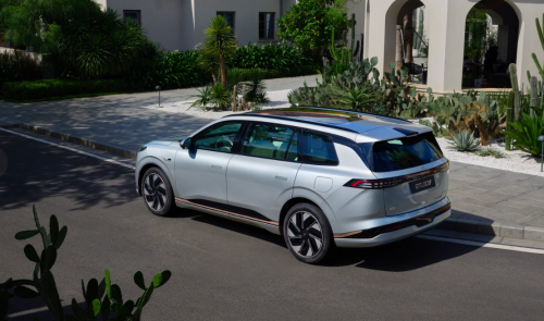 为什么说eπ008是20万内最适合家用的大六座SUV？