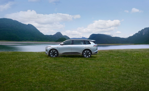 为什么说eπ008是20万内最适合家用的大六座SUV？