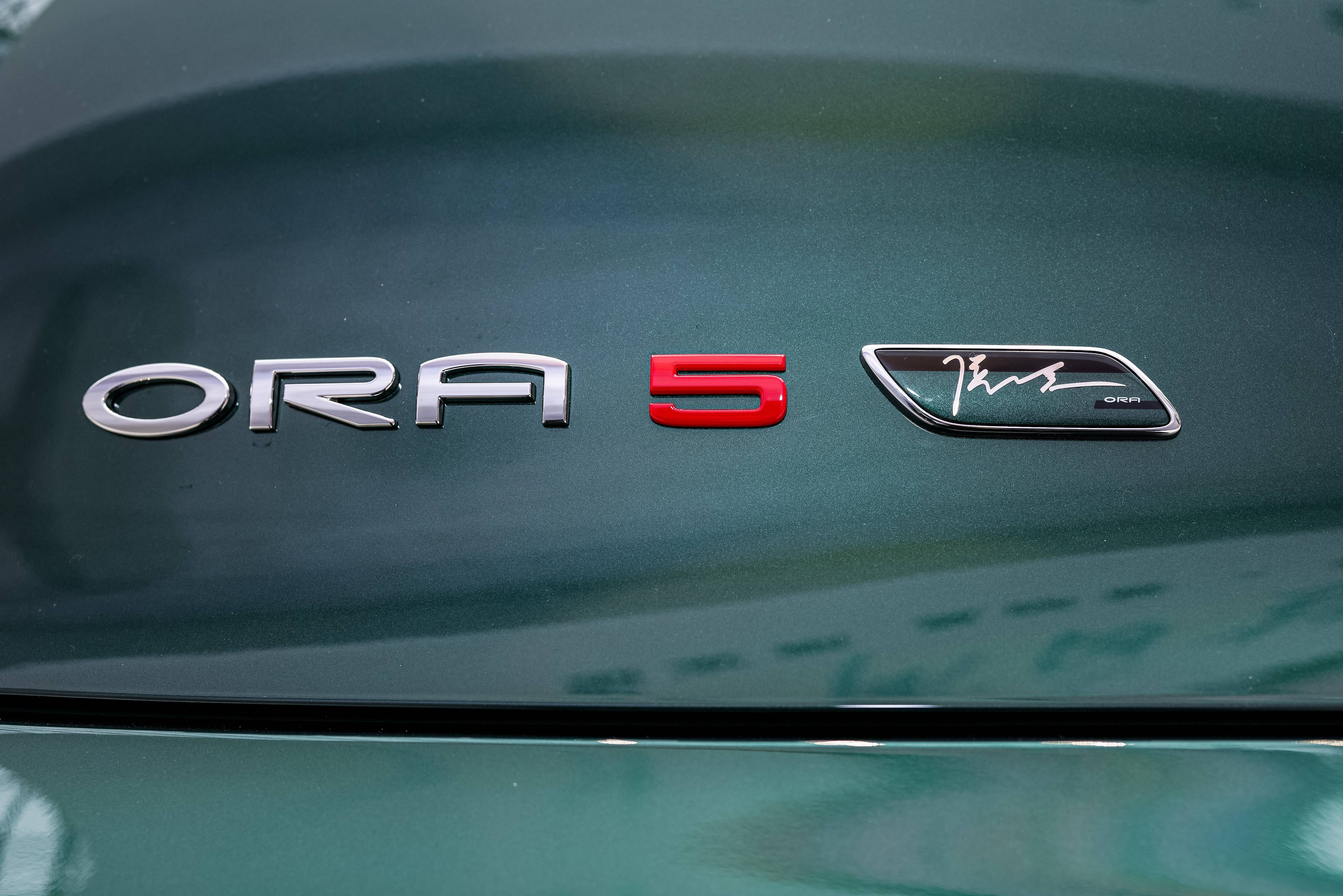 热爱不能溢价！长城欧拉5限定版纯电版建议零售价13.38万元，侯明昊保定亲手交付